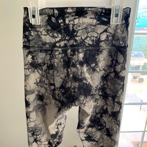 Tie dye lulu lemon wunder under crops